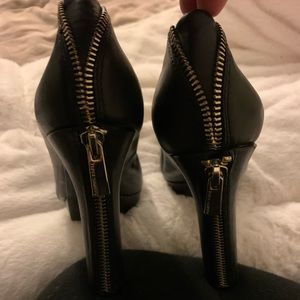 Vince Camuto pumps